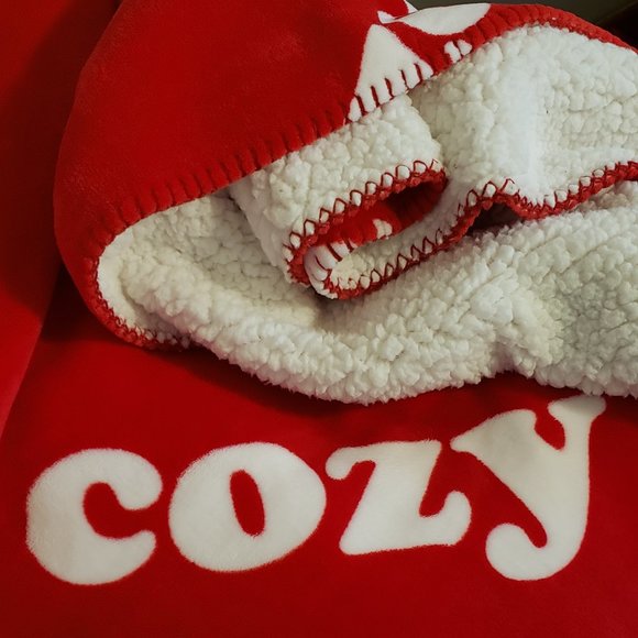 PINK Victoria's Secret Other - Like New VS Pink "Let's Get Cozy" Sherpa Blanket